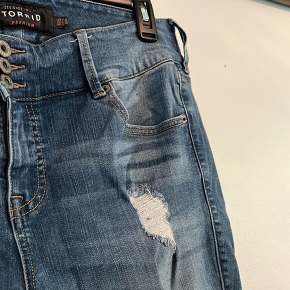 Torrid  Plus Size Jegging Premium Stretch Medium Wash Sz 18S - Picture 3 of 10